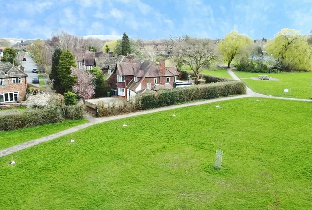 Photo 3 — Grangeway, Handforth, Wilmslow, Cheshire, SK9