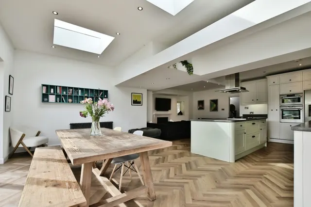 Photo 2 — Grangeway, Handforth, Wilmslow, Cheshire, SK9