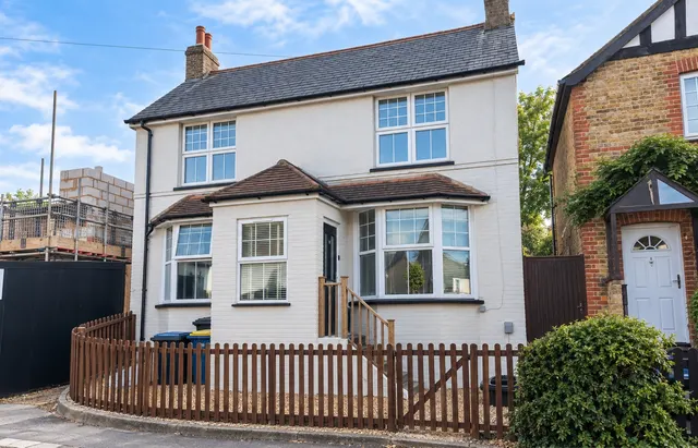 Lansdown Road, Chalfont St. Peter, SL9, photo 1