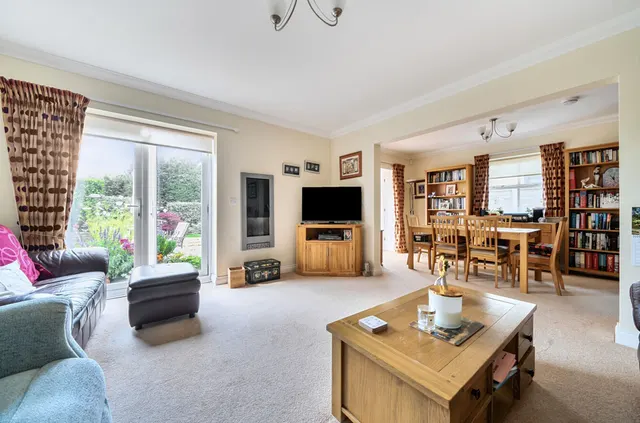 The Crescent, West Wittering, PO20, photo 2