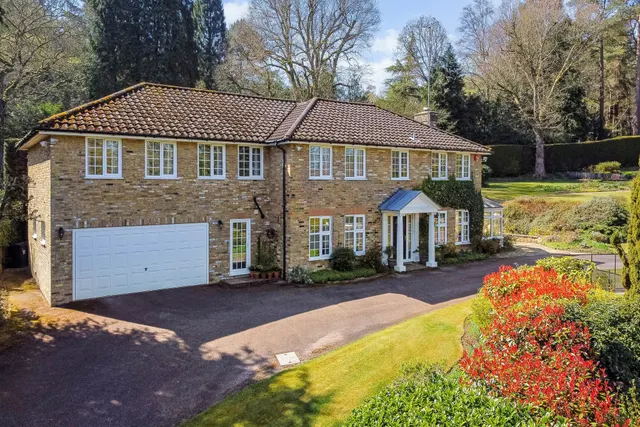 Star Hill Drive, Churt, Farnham, GU10, photo 1