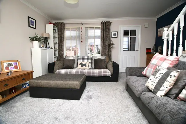 Photo 3 — Glen Sannox Drive, Craigmarloch, G68 0GB
