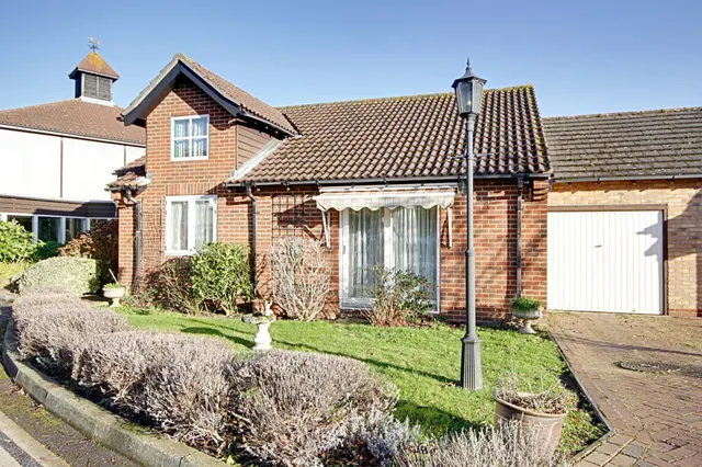 Orchard Lea, Sawbridgeworth, CM21, photo 1