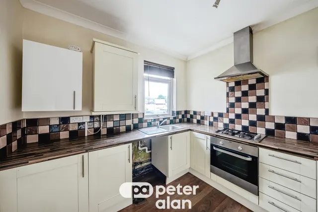 Bridgend Road, Maesteg, CF34, photo 3