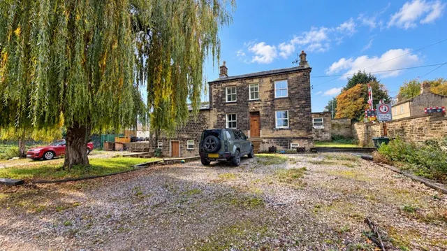 Apperley Road, Apperley Bridge, photo 1