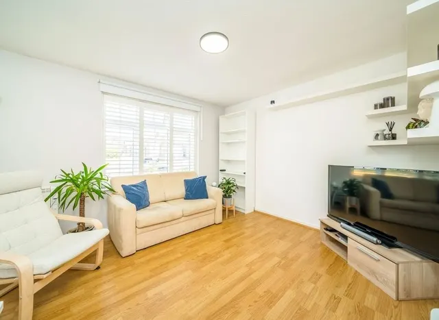 1 bedroom flat, Avenue Road, Acton, W3