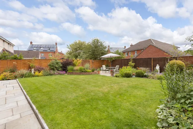 Newlands Walk, Devizes, SN10, photo 2