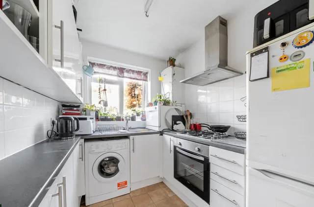 Londesborough Road, Southsea, PO4, photo 2