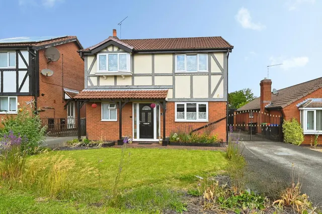 Buckingham Close, Kirkby-in-Ashfield, NG17, photo 1