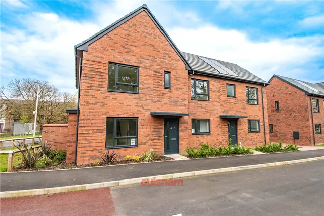 Burcot Close, Bromsgrove, B60 1FF, photo 1