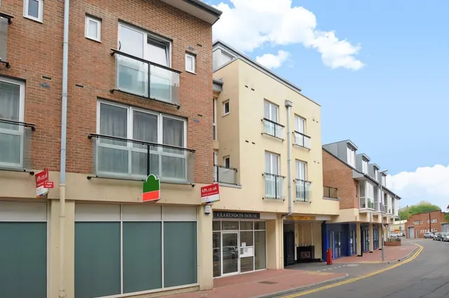 Cowleaze Road, Kingston Upon Thames, Surrey, KT2, photo 1