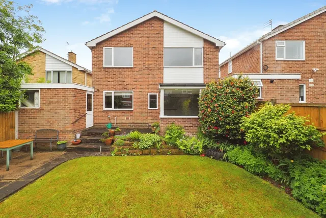 Photo 2 — Maidstone Drive, Wollaton, Nottinghamshire, NG8