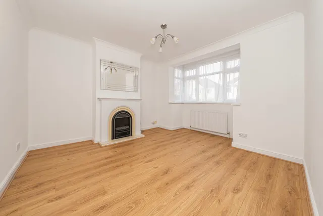 Photo 2 — Denecroft Crescent, Hillingdon, UB10