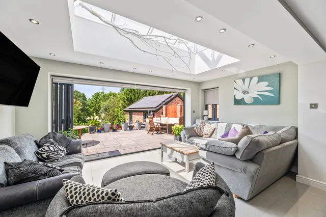 Top Road, Frodsham, photo 2