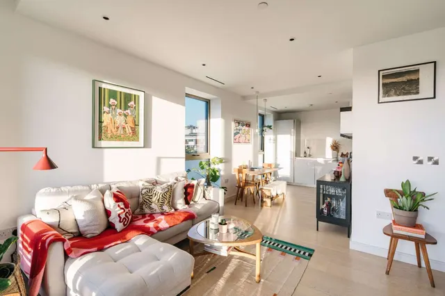 Downs Road, London, E5, photo 2