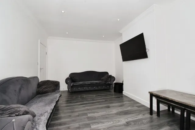 Orchard Road, Leicester, LE4, photo 2