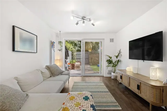 Photo 2 — East Hill, London, SW18 2HH