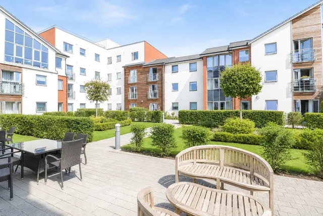 Kings Place, Fleet, Hampshire, GU51 3FS, photo 1