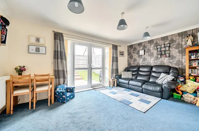 Chatham Close, Salisbury, SP1, photo 2