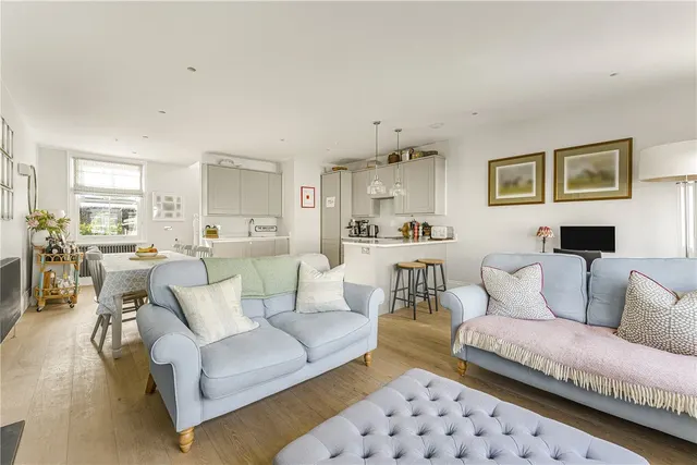Radipole Road, London, SW6, photo 1
