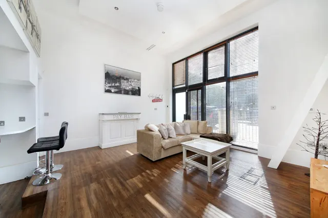 Gwynne Road, London, SW11, photo 2