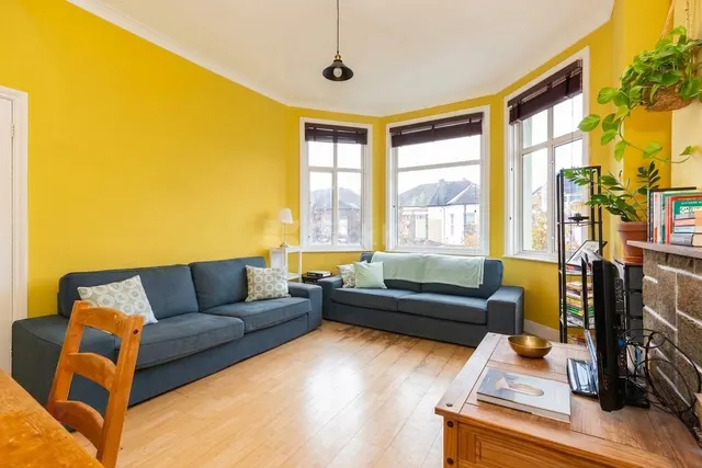 Fordwych Road, London, NW2, photo 1