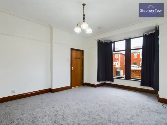 Waterloo Road, Blackpool, FY4, photo 2