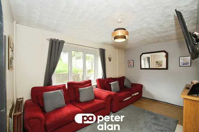 The Close, Hengoed, CF82, photo 3