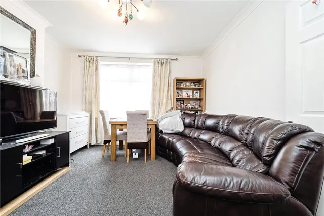 Photo 3 — Rainham Road North, Dagenham, RM10