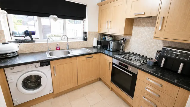 Photo 3 — Hayes Road, Greenhithe, DA9 9DW
