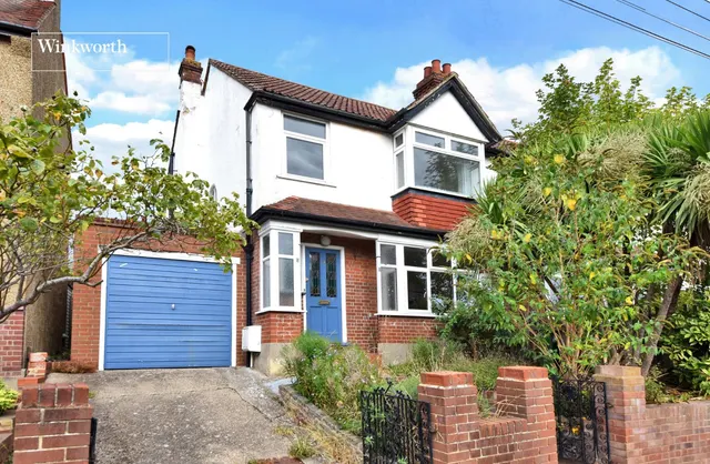 Photo 2 — Moreton Road, Worcester Park, KT4