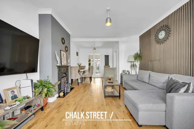 Photo 3 — Stafford Avenue, Hornchurch, RM11 2EU