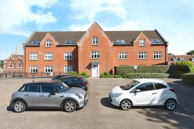 Photo 3 — The Galleries, Warley, Brentwood, CM14