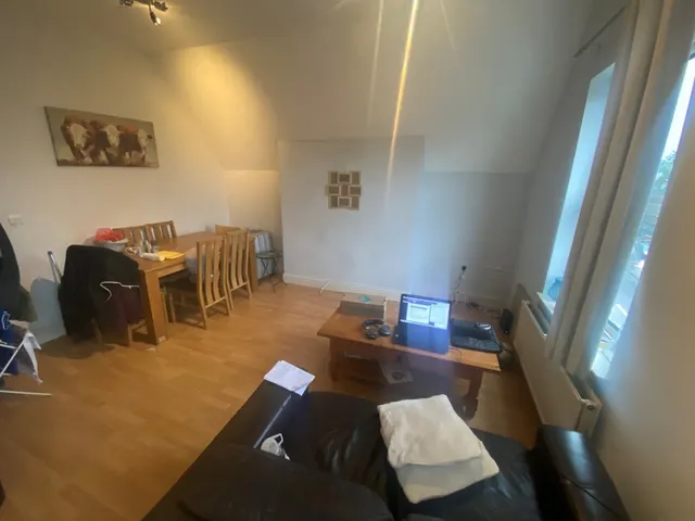 Photo 2 — Flat 4, 48 Woodbridge Road
