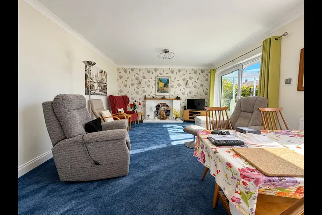 Walton Road, Walton On The Naze, CO14, photo 3
