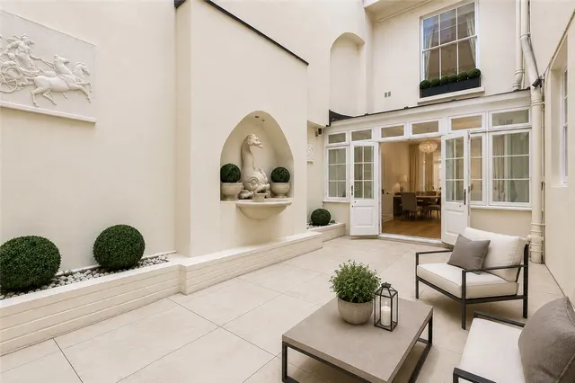 Eaton Place, London, SW1X, photo 2