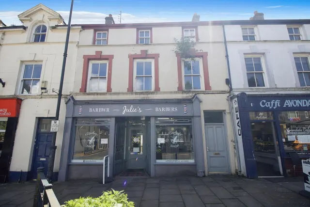 High Street, Llangefni, LL77, photo 1