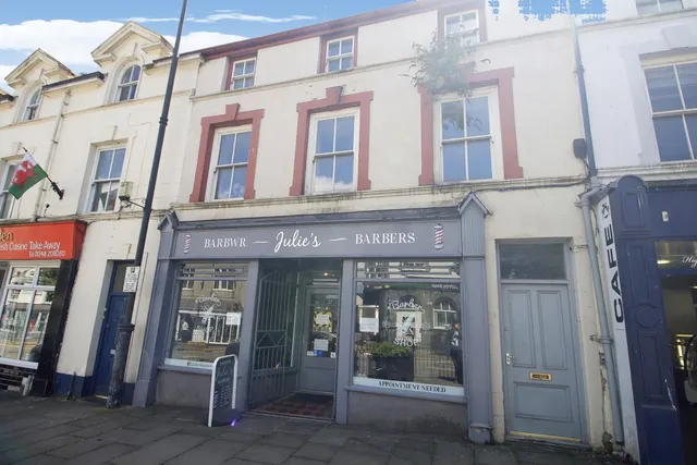 High Street, Llangefni, LL77, photo 3