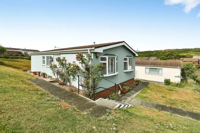 Court Farm Road, Newhaven, photo 1