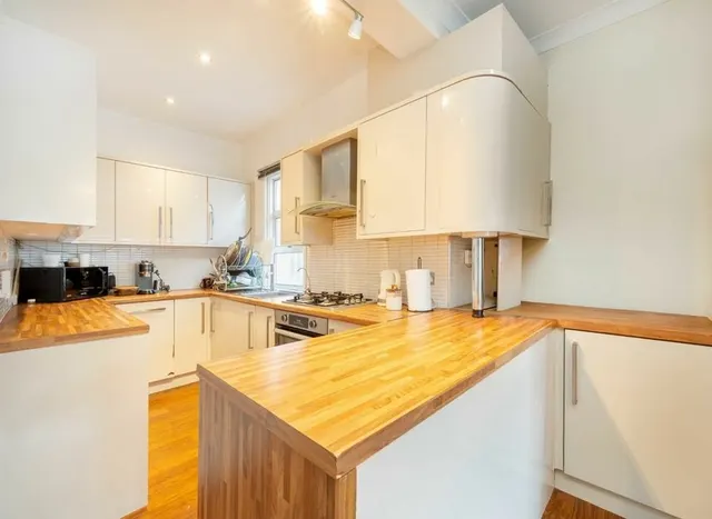 Photo 3 — Neeld Crescent, Hendon, NW4