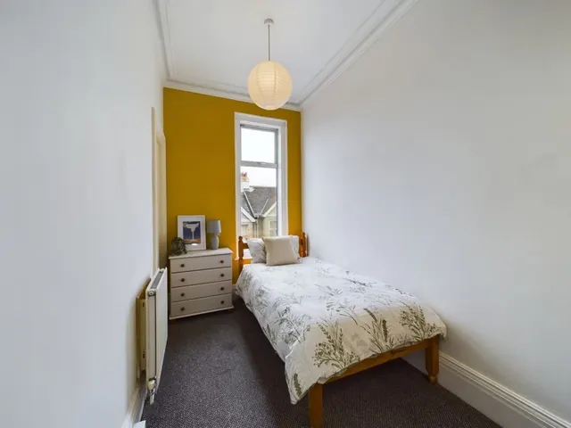 Hillside Avenue, Mutley, photo 1