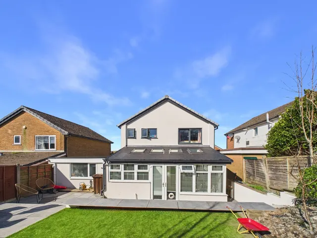 Sandown Road, Haslingden, BB4, photo 2