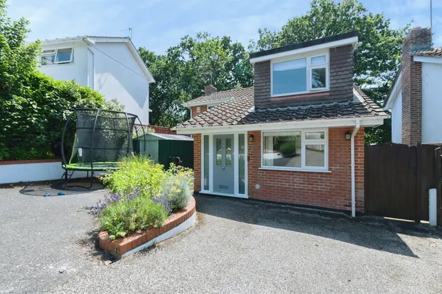 Doveshill Gardens, BOURNEMOUTH, photo 1