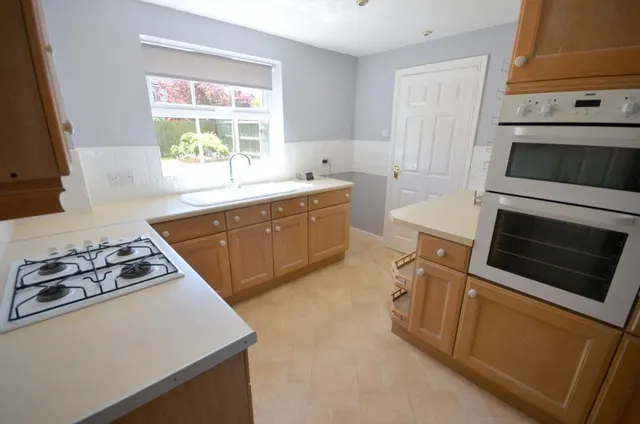 St Clements Way, New Waltham, DN36, photo 2