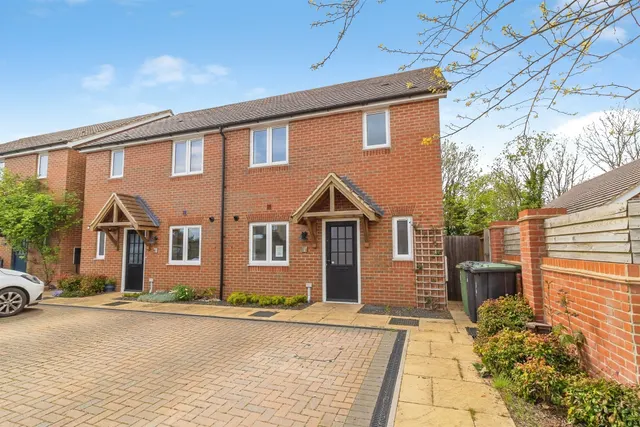 Leigh Woods Place, Silsoe, MK45, photo 2