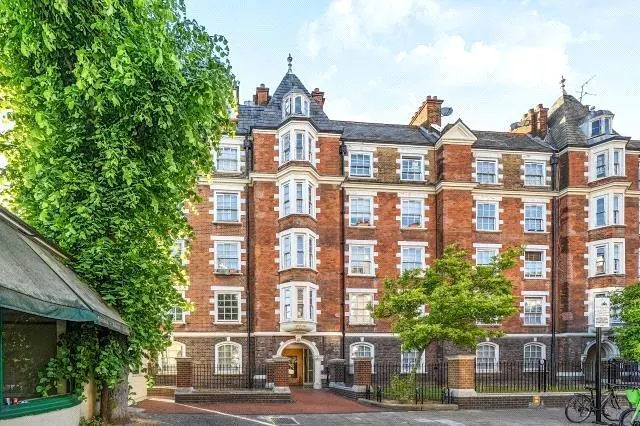 3 bedroom flat, Scott Ellis Gardens, St Johns Wood, NW8