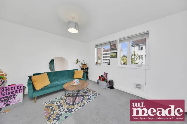 Gibson Close, Stepney Green, photo 3