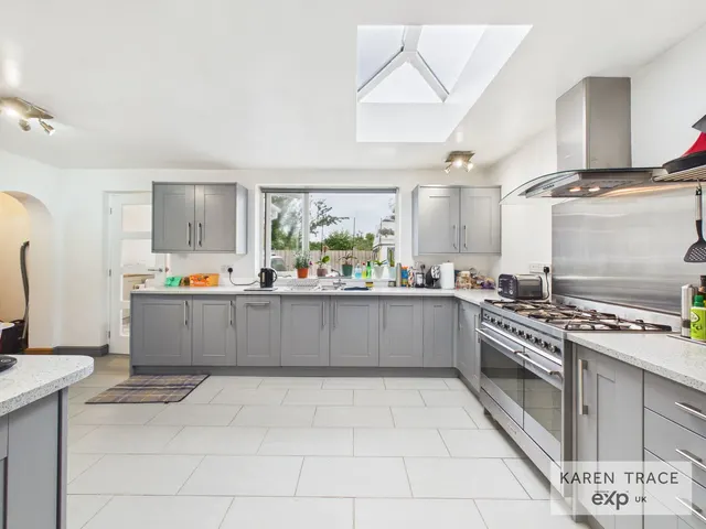 Hallane Road, St Austell, PL25, photo 2