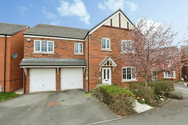 Burnet Close, Shavington, Crewe, Cheshire, CW2, photo 1