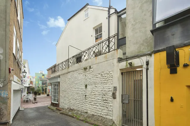 Photo 2 — Meeting House Lane, Brighton